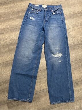 Universal Thread Women’s Boyfriend Jeans - Medium Blue Distressed